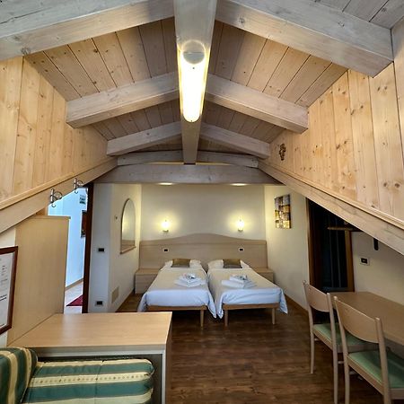 Hotel Garni Maffei Pinzolo Buitenkant foto
