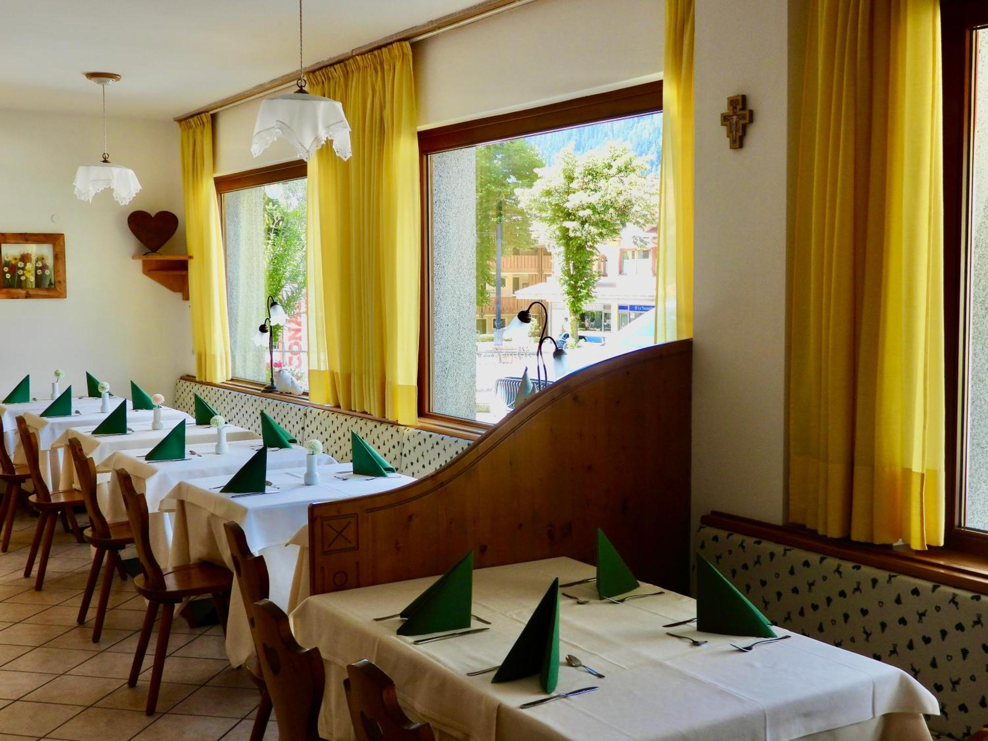 Hotel Garni Maffei Pinzolo Buitenkant foto