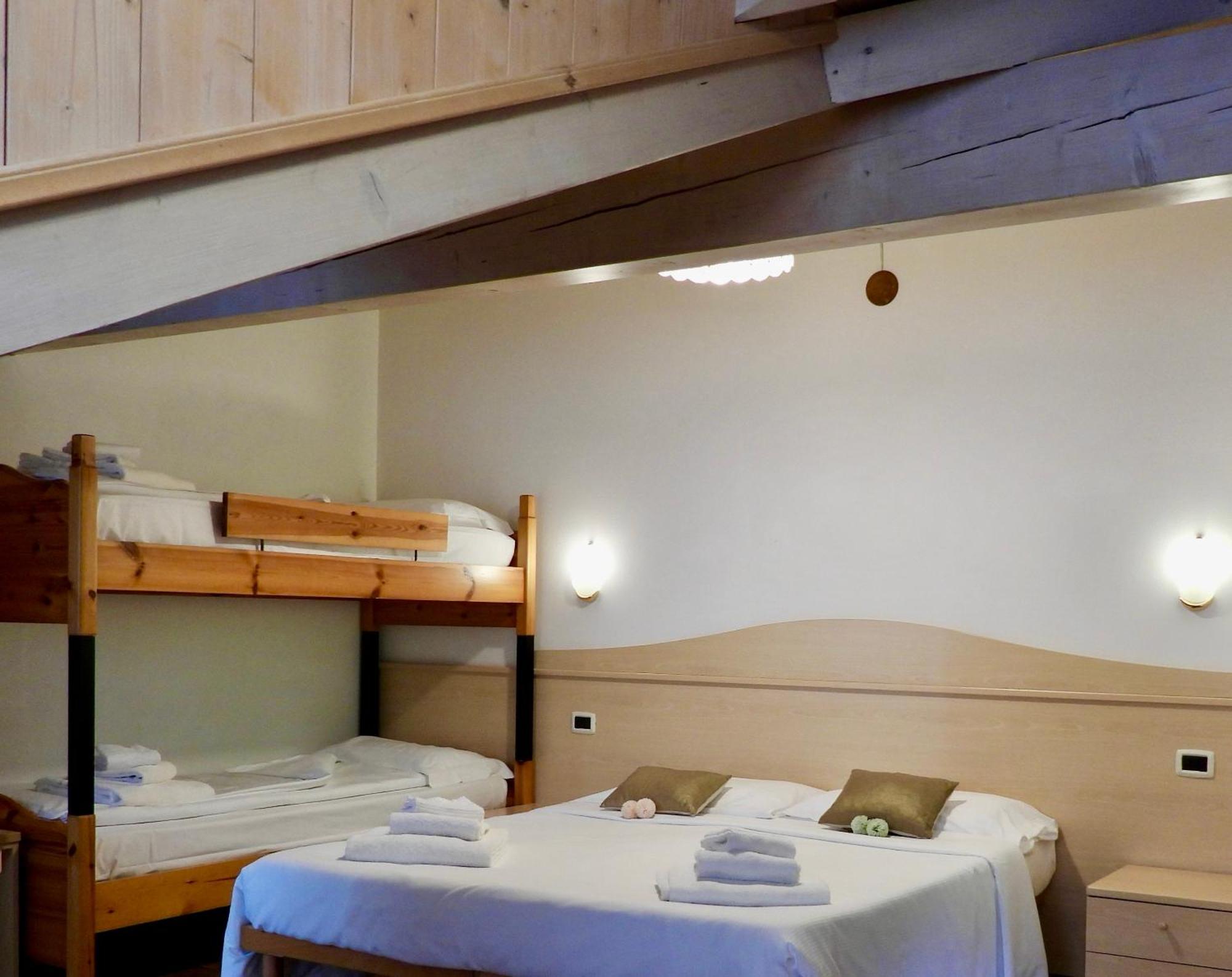 Hotel Garni Maffei Pinzolo Buitenkant foto