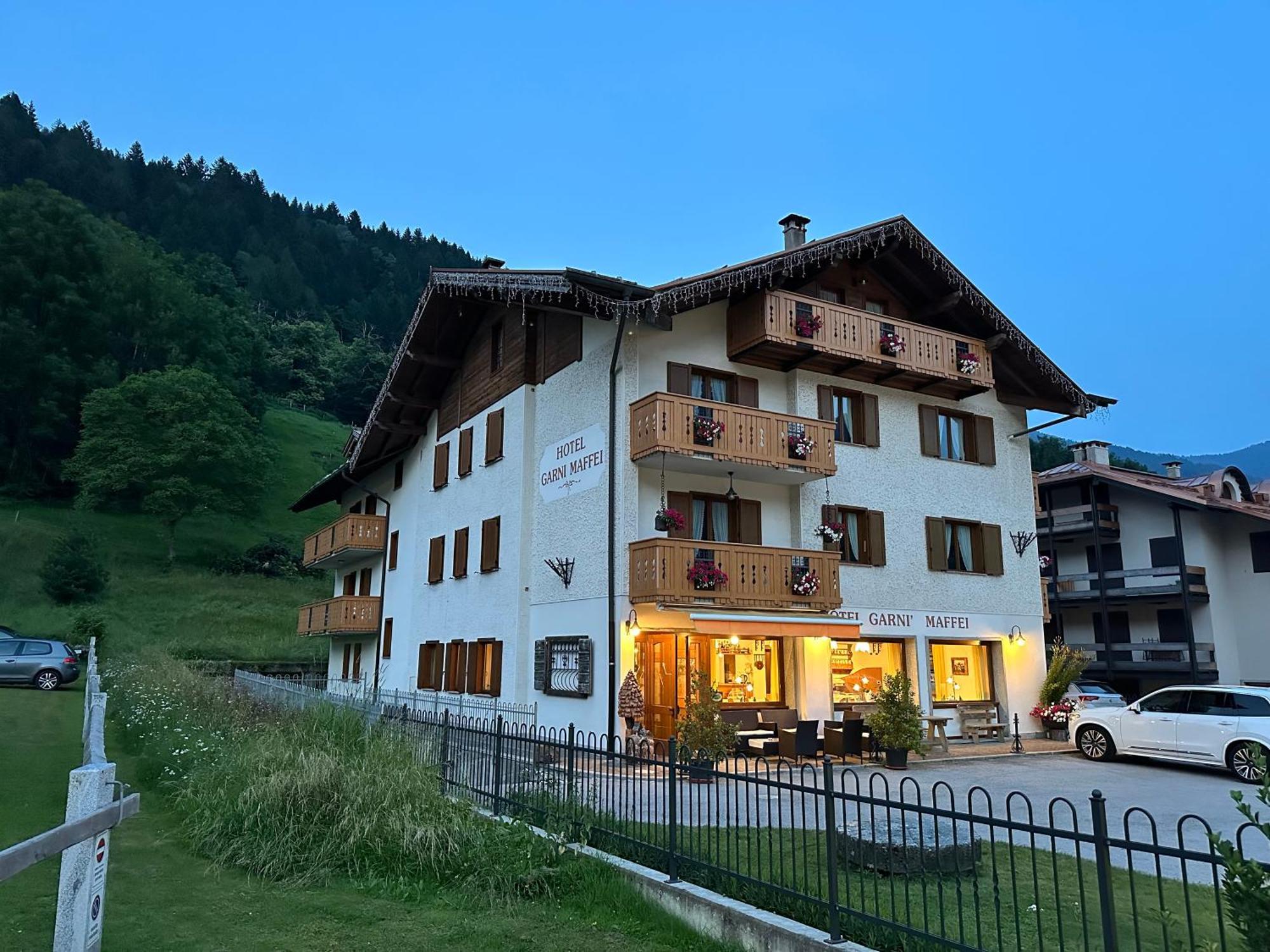 Hotel Garni Maffei Pinzolo Buitenkant foto